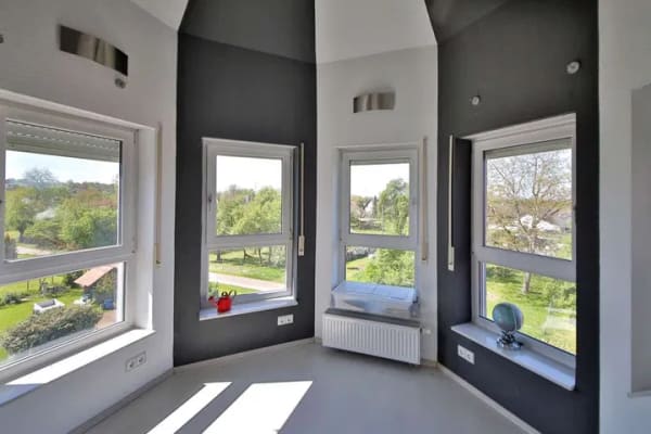 Immobilie in Ubstadt-Weiher - Ubstadt Hochwertiges Einfamilienhaus, ELW, Innenhof, 3 Garagen in ruhiger Südwestlage PROVISIONSFREI - Bild 4