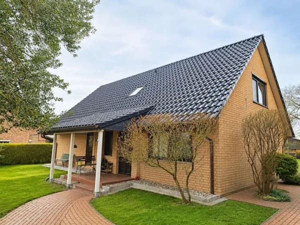 Immobilie in Lenzen (Elbe) - Attraktives Einfamilienhaus mit großzügigem Nebengebäude auf weitläufigem Grundstück - Bild 2