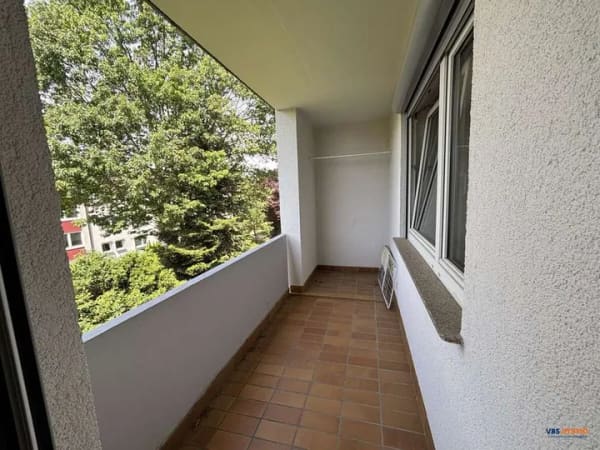 Immobilie in Leinfelden-Echterdingen - Blick ins Grüne, kurze Wege und sofort frei - Bild 3
