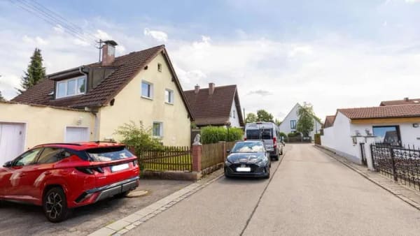 Immobilie in Oberhaching - Freistehendes Einfamilienhaus auf großzügigem Grundstück in familienfreundlicher Siedlungslage - Bild 0
