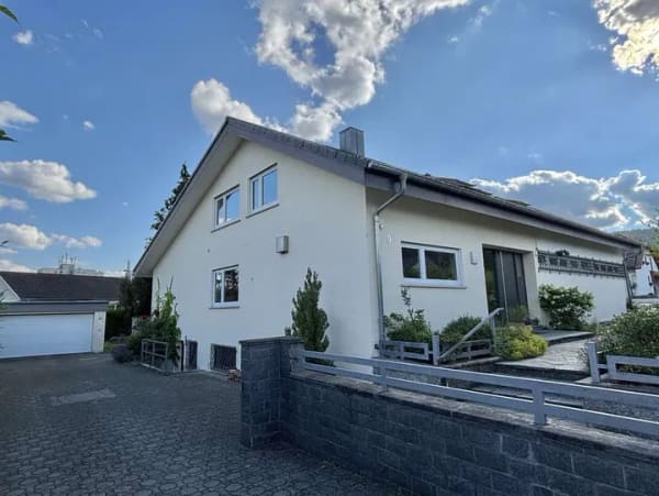Immobilie in Wurmlingen - Großes Einfamilienhaus mit besonderem Wohngefühl, neuem Dach und großem Grundstück - Provisionsfrei - Bild 1