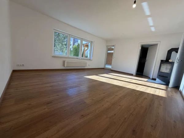 Immobilie in Gosheim - Geräumige 4-Zimmer-Wohnung mit großzügiger Terrasse - Bild 2