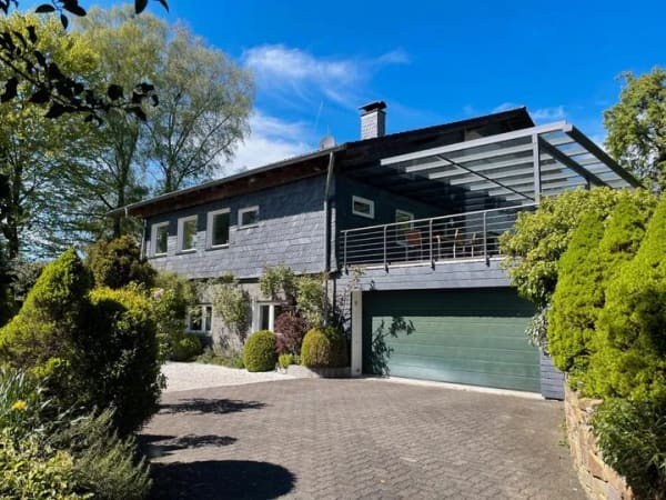 Immobilie in Nümbrecht - Haus mit 3 Wohneinheiten in Ortsrandlage – Traumgrundstück 1251qm - Bild 0