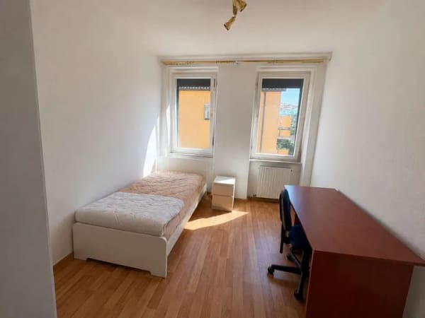Immobilie in Zell am Main - Zweifamilienhaus mit Potenzial – Ideal für Kapitalanleger oder Großfamilien - Bild 1