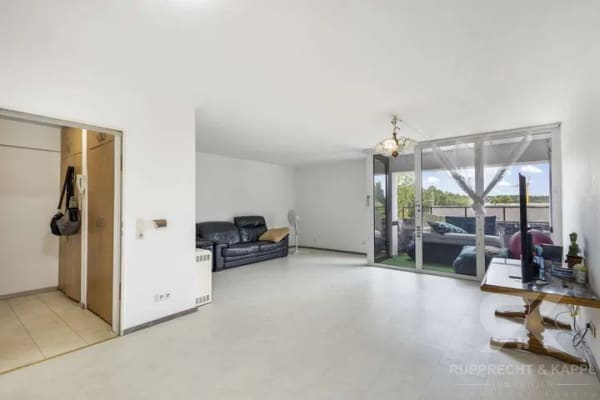 Immobilie in Burglengenfeld - Perfekt geschnittene 3-Zimmer-Eigentumswohnung mit großem Balkon und Stellplatz in Burglengenfeld - Bild 2