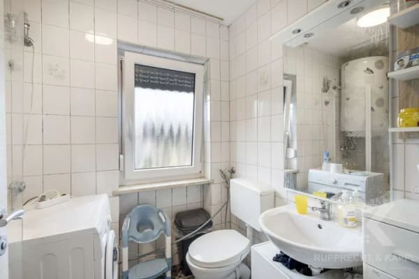 Immobilie in Burglengenfeld - Perfekt geschnittene 3-Zimmer-Eigentumswohnung mit großem Balkon und Stellplatz in Burglengenfeld - Bild 4