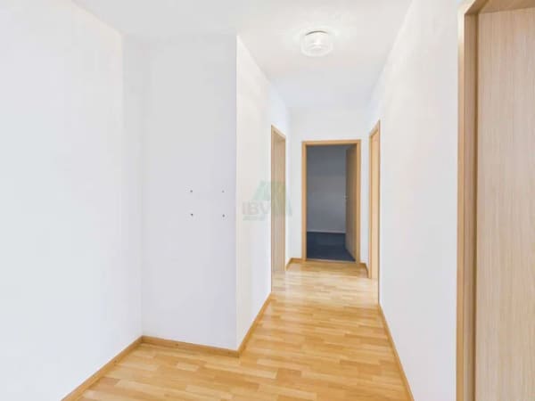 Immobilie in Poppenricht - 3-Zimmer-Erdgeschosswohnung mit Gartenanteil und Stellplatz in Poppenricht / Traßlberg - Bild 1