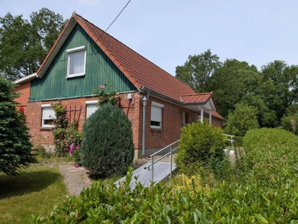 Immobilie in Grönwohld - Historischer Rückzugsort in traumhafter Alleinlage – Naturidylle auf ca. 1.950 m² Grundstück mit guter Anbindung - Bild 1