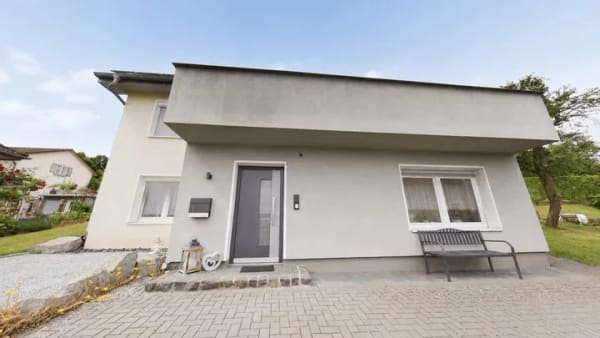 Immobilie in Niederaula - Großzügiges Einfamilienhaus mit Garten, Terrasse und Photovoltaikanlage in Niederaula - Bild 3