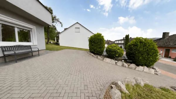 Immobilie in Niederaula - Großzügiges Einfamilienhaus mit Garten, Terrasse und Photovoltaikanlage in Niederaula - Bild 4
