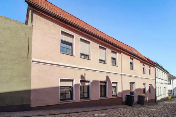 Immobilie in Wettin-Löbejün - Großzügiges EFH mit Einliegerwohnung und Wintergarten im historischen Altstadtbereich - Bild 0