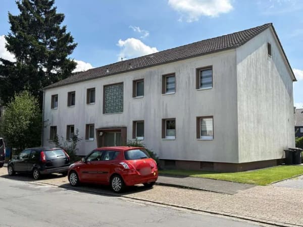 Immobilie in Neukirchen-Vluyn - Interessante Kapitalanlage mit Erweiterungspotential - 4 Familienhaus mit Baugrundstück  - Bild 0