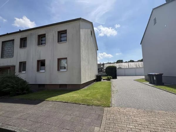 Immobilie in Neukirchen-Vluyn - Interessante Kapitalanlage mit Erweiterungspotential - 4 Familienhaus mit Baugrundstück  - Bild 3