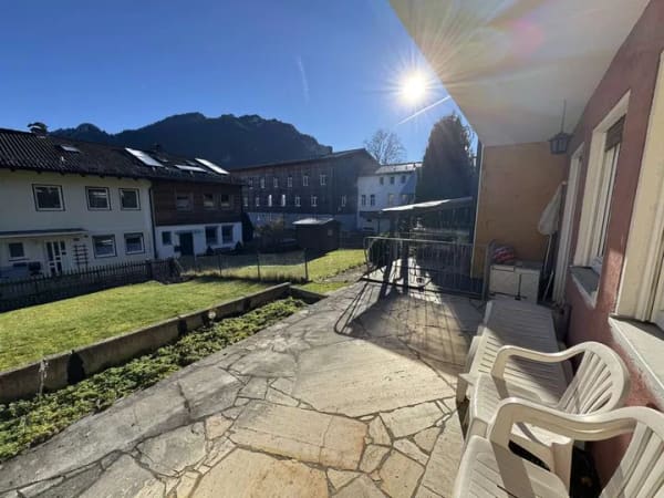 Immobilie in Oberammergau - Mehr Platz, mehr Möglichkeiten, mehr Zu Hause! Interessantes Reihenmittelhaus in ruhiger Lage - Bild 1
