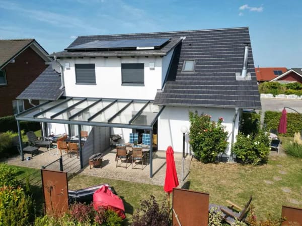 Immobilie in Zierow - Ostsee bei Wismar: Möbliertes Ferienhaus mit 2 Wohnungen – provisionsfrei, ideal als Kapitalanlage - Bild 0