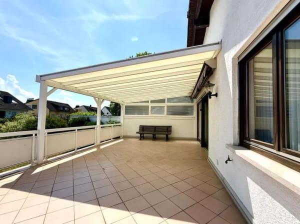 Immobilie in Bruchköbel - Charmantes Einfamilienhaus mit Einliegerwohnung, Garage und Terrasse - Bild 1