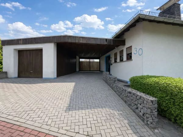 Immobilie in Weilmünster -  Familienwohnsitz mit Einliegerwohnung: Wohnen & Rendite in Weilmünster  - Bild 1