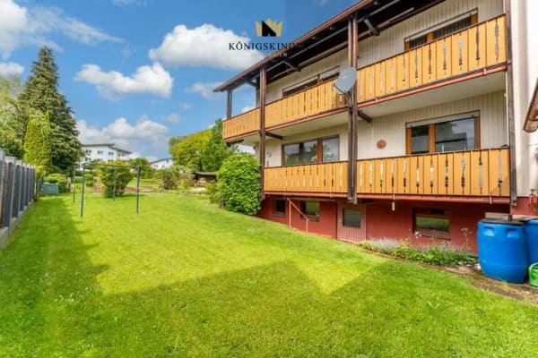 Immobilie in Aichhalden - 2-Fam.-Haus mit großem Sonnengrundstück & Ausbaupotenzial im DG - im Sommer 2026 noch einziehen! - Bild 2