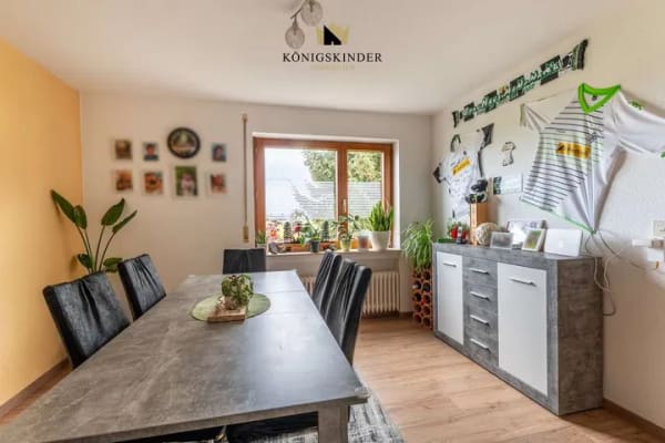Immobilie in Aichhalden - 2-Fam.-Haus mit großem Sonnengrundstück & Ausbaupotenzial im DG - im Sommer 2026 noch einziehen! - Bild 4