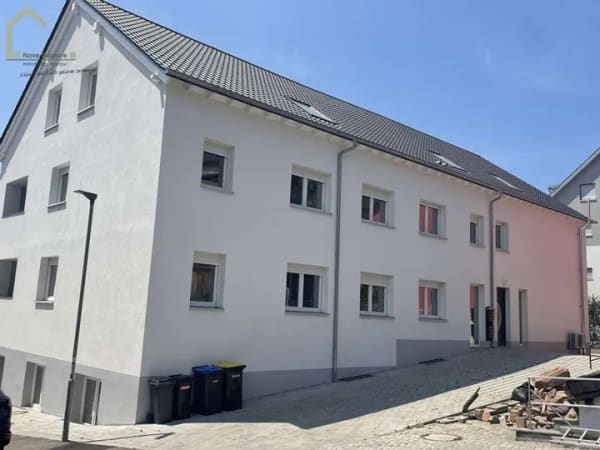 Immobilie in Ehrenkirchen - Modernes Wohnen auf 4 Zimmern – Attraktive Untergeschosswohnung mit Wohlfühlcharakter - Bild 0