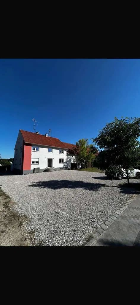 Immobilie in Aresing -     Exklusiv modernisiertes Zweifamilienhaus mit großem Baulandgrundstück und Ausbaupotenzial - Bild 0