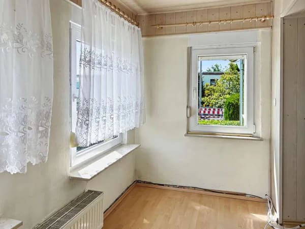 Immobilie in Hoyerswerda - Wojerecy - Renovieren, einziehen, fertig - Gepflegtes 5-Zimmer-Einfamilienhaus in Hoyerswerda - Bild 4