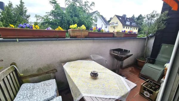 Immobilie in Kronberg - Kronberg-Oberhöchstadt: Großzügiges Haus für Familie, Mehrgenerationen oder Kapitalanleger - Bild 4