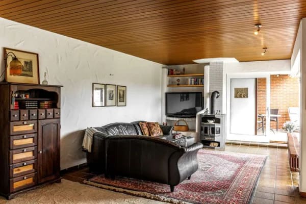 Immobilie in Uhingen - Großzügiger Bungalow mit separater Wohnung, herrlichem Fernblick und viel Privatsphäre - Bild 1