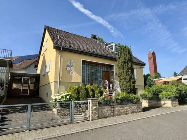 Immobilie in Kiedrich - "Lieblingsplatz Kiedrich"  Freistehendes Einfamilienhaus mit Potenzial in  ruhiger Lage von Kiedrich - Bild 0