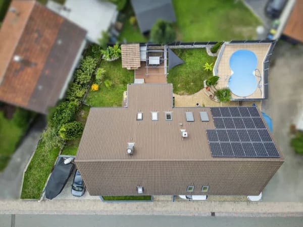 Immobilie in Wiernsheim - PROVISIONSFREI! Einfamilienhaus mit großem Garten, Pool und vielseitiger Scheune - Bild 1