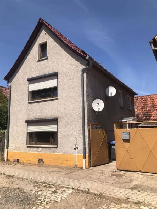 Immobilie in Artern - Charmantes Einfamilienhaus mit großzügiger Garage in Reinsdorf - Bild 1