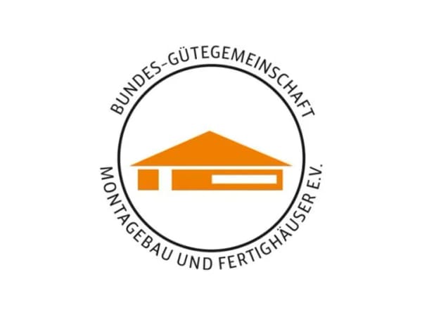 Immobilie in Borkwalde - Der klassische 1,5 Geschosser mit viel Platz zum Wohlfühlen - Bild 2