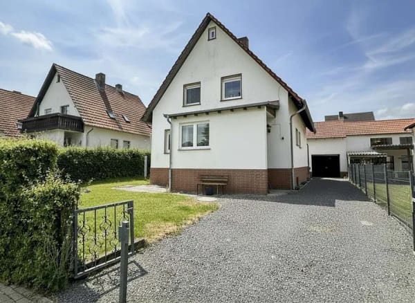 Immobilie in Meißner - Freistehendes Einfamilienhaus – stilvoll modernisiert, energieeffizient und bezugsbereit - Bild 1