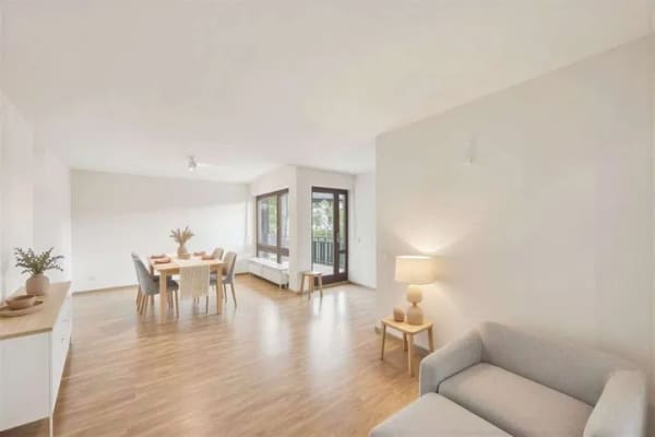 Immobilie in Todtnau - Großzügige Wohnung auf dem Todtnauberg mit Schwarzwaldblick und Garagen. - Bild 2
