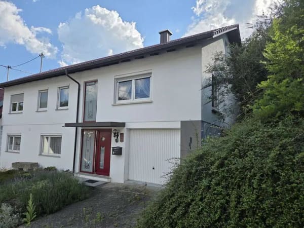 Immobilie in Seitingen-Oberflacht - Seitingen- Oberflacht: Klein • Fein • Dein — Bezugsfreie Doppelhaushälfte mit Garage + Garten - Bild 0