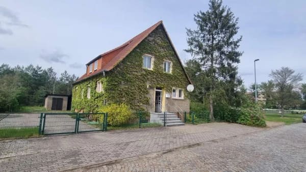 Immobilie in Viereck - Einfamilienhaus / ehemaliges Praxisgebäude in ruhiger Lage - Bild 0
