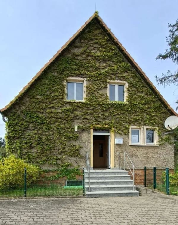 Immobilie in Viereck - Einfamilienhaus / ehemaliges Praxisgebäude in ruhiger Lage - Bild 1