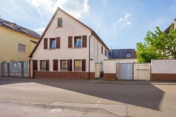 Immobilie in Lampertheim - Einfamilienhaus in Hüttenfeld mit viel Potential zur individuellen Gestaltung - Bild 0