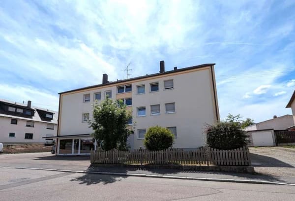 Immobilie in Dietenheim - sonnige 3,5 Zimmer mit Balkon und Garage - vermietet- Profisionsfrei! - Bild 2