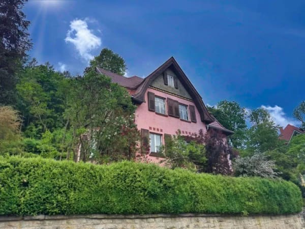 Immobilie in Meiningen - Ein Zuhause mit Charakter: Denkmalgeschütztes Wohnhaus in traumhafter Lage - Bild 1