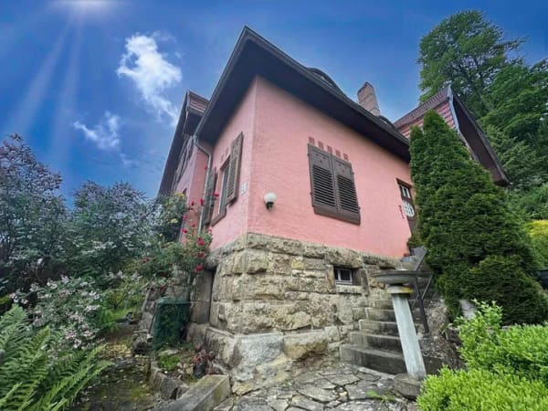 Immobilie in Meiningen - Ein Zuhause mit Charakter: Denkmalgeschütztes Wohnhaus in traumhafter Lage - Bild 2