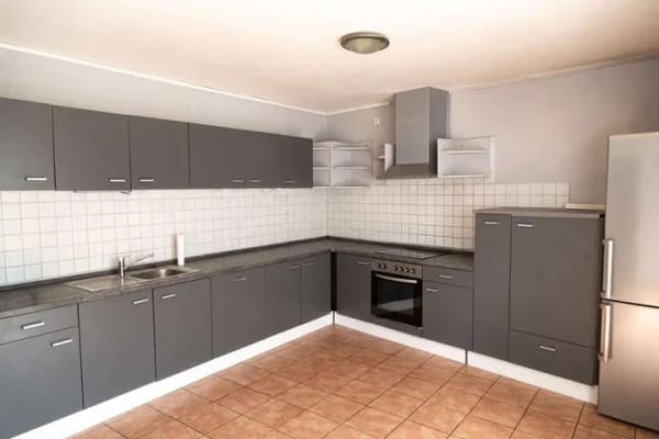 Immobilie in Emsdetten - Großzügiges Familienglück in Emsdetten: 5 Schlafzimmer, Wintergarten & Kamin zum Wohlfühlen - Bild 2