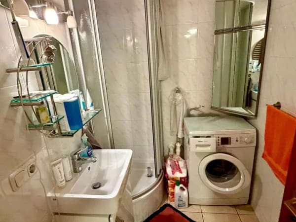 Immobilie in München - BESICHTIGUNGSTERMIN: SONNTAG, 19.07.26  2-Zimmer-EG-Hochparterre-Wohnung mit Balkon! - Bild 3