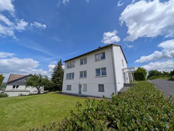 Immobilie in Jesberg - Großzügiges, freistehendes Zweifamilien-Haus - Gepflegt - Bild 0