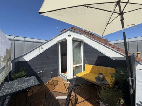 Immobilie in Putzbrunn - Brück Immobilien - Voll möbliert u. bezugsfrei! Stilvolle 1-Zi.-Wohnung mit sonniger Dachterrasse - Bild 2