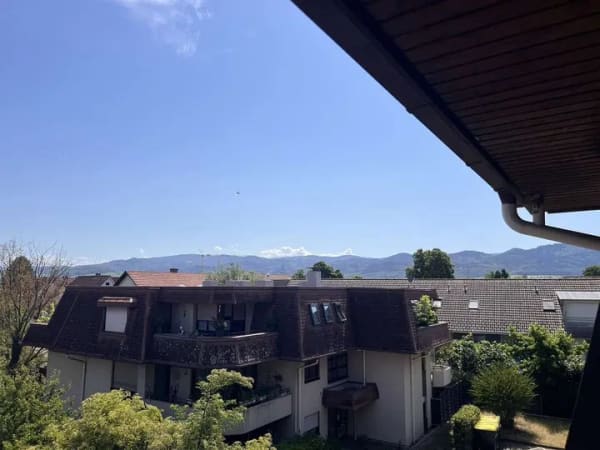 Immobilie in Bad Krozingen - Sofort bezugsfrei: Großzügige 1-Zimmer-Wohnung mit Balkon und Weitblick! - Bild 1
