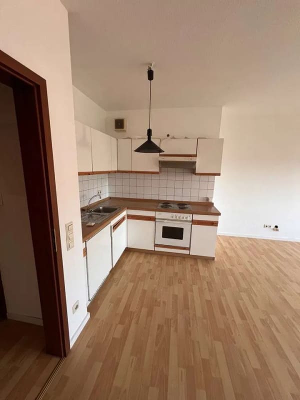 Immobilie in Bad Krozingen - Sofort bezugsfrei: Großzügige 1-Zimmer-Wohnung mit Balkon und Weitblick! - Bild 3
