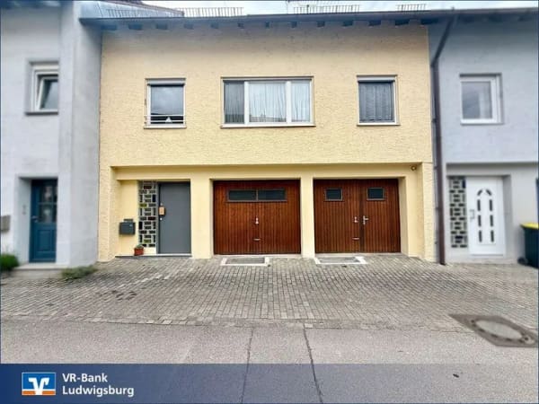 Immobilie in Schwieberdingen - Charmantes Reihenhaus mit individuellem Charakter und Garten - Bild 0