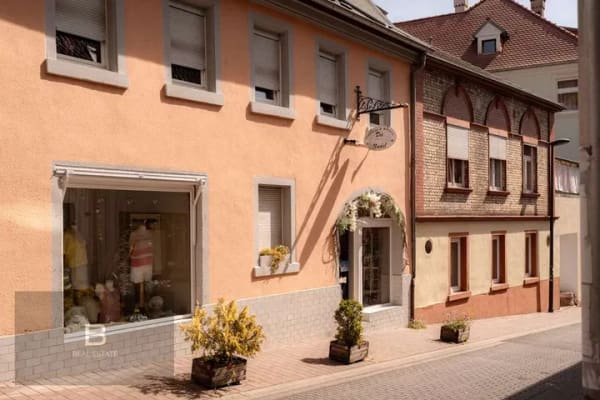 Immobilie in Weinheim - STADTHAUS IN WEINHEIM | ZENTRAL. RENTABEL. HISTORISCH. - Bild 2