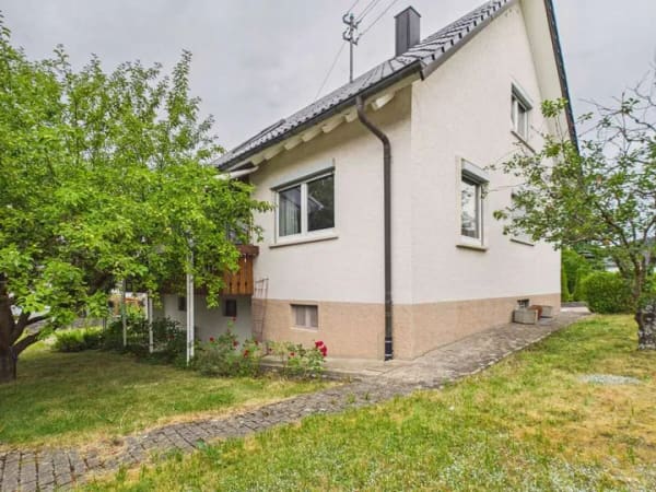 Immobilie in Denkingen - Charmantes Einfamilienhaus mit guter Basis für Ihre Traumimmobilie - Bild 2